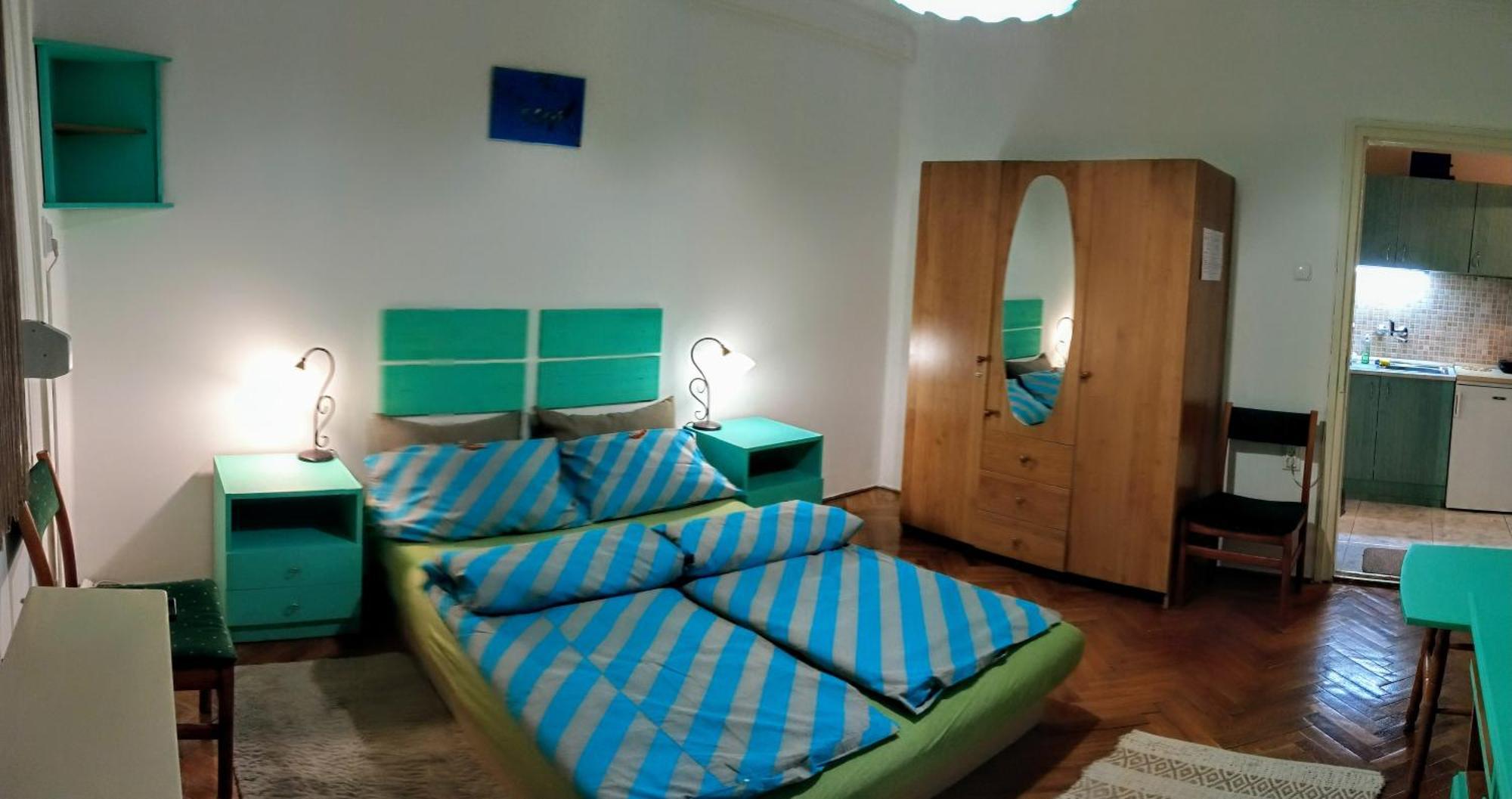 Fuesti Fecske Apartman ไฮจ์ดุสโซบอสโล ภายนอก รูปภาพ