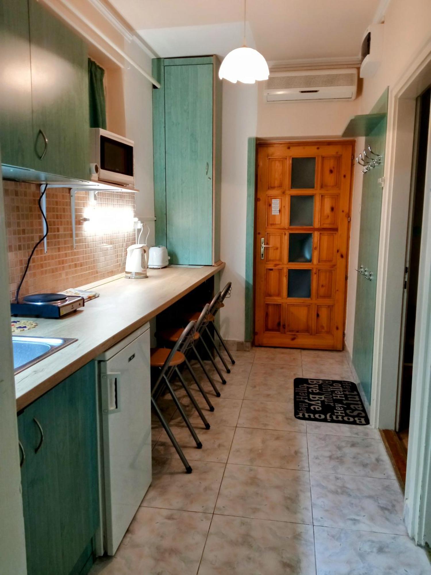 Fuesti Fecske Apartman ไฮจ์ดุสโซบอสโล ภายนอก รูปภาพ